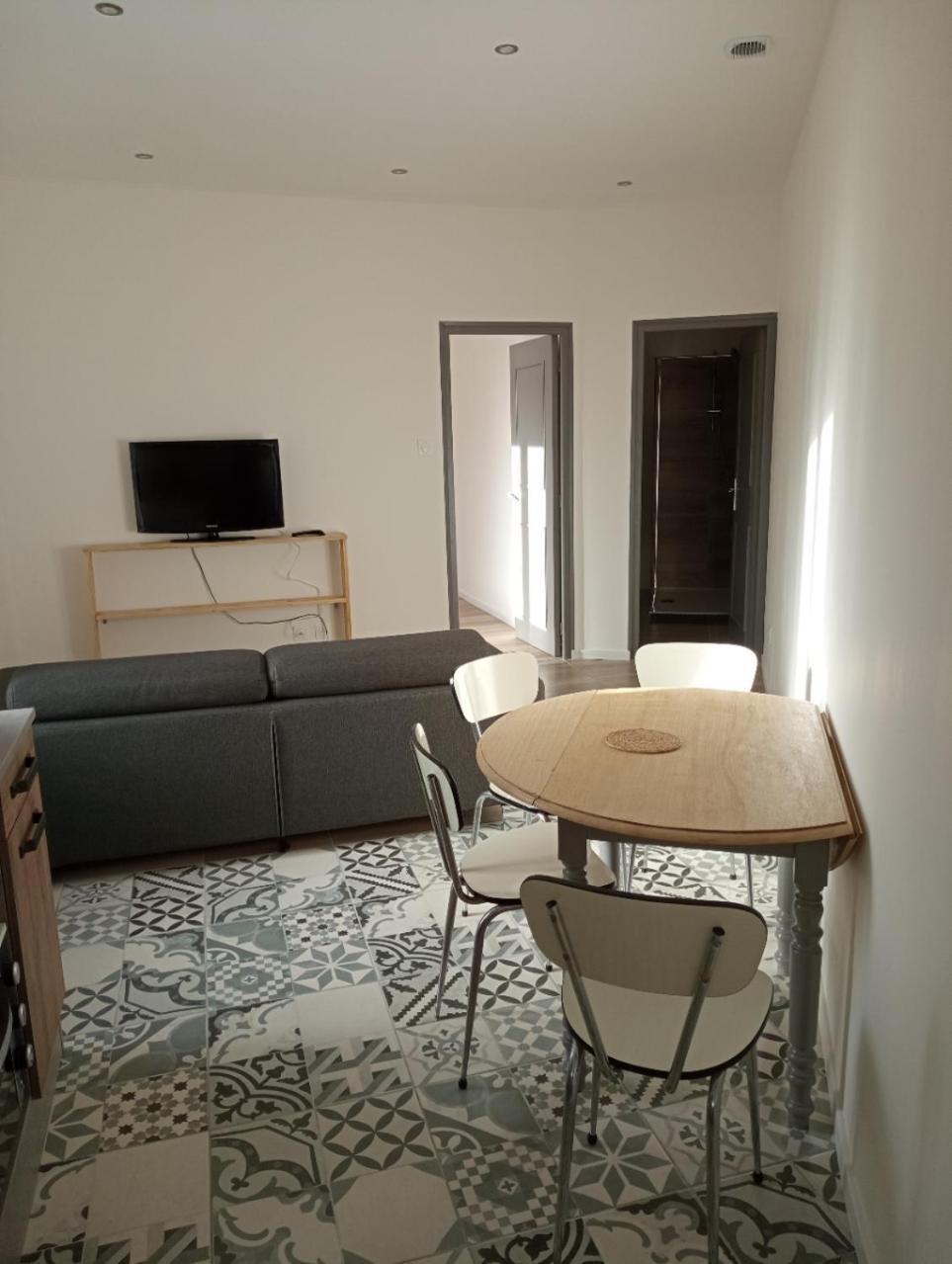 Appart Proche Toutes Commodites Souvigny Экстерьер фото